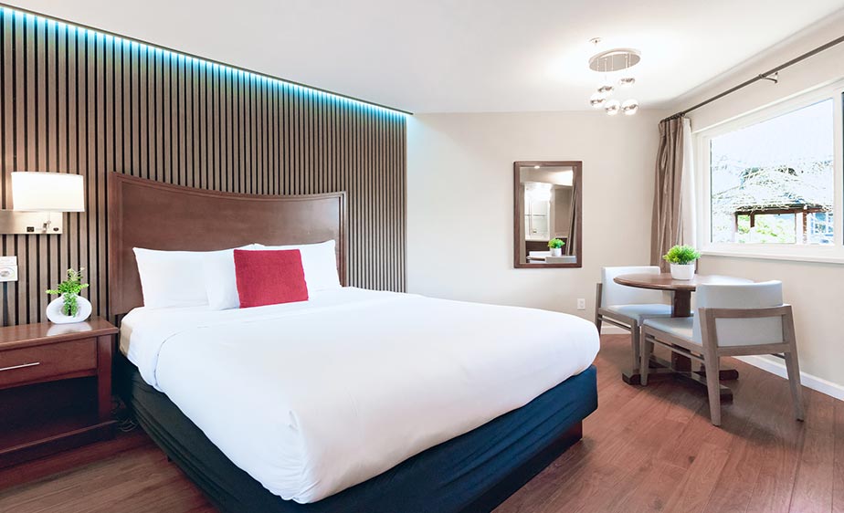 Accessible Two-Queen Kitchenette Room (3)