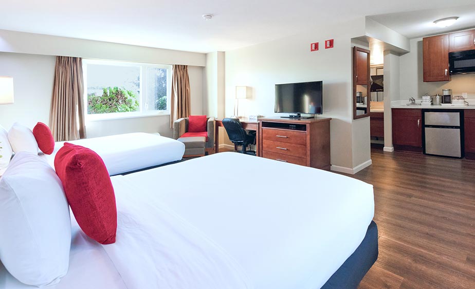 Accessible Two-Queen Kitchenette Room (4)