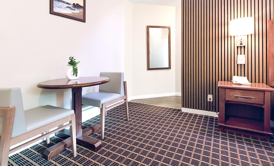 Deluxe King Kitchenette Room (2)