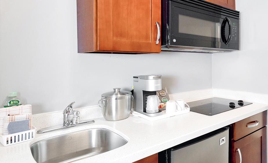 Deluxe King Kitchenette Room (3)