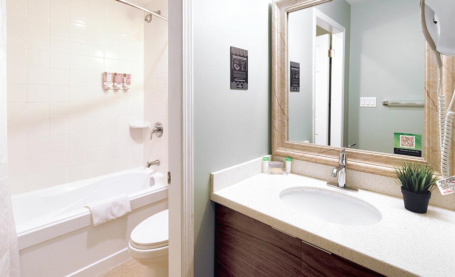 Standard King Room (12)