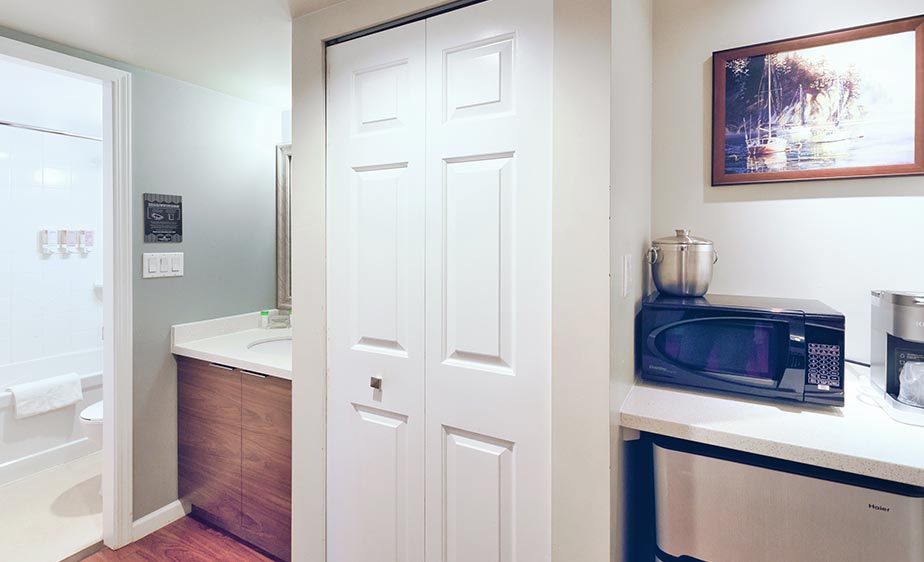 Standard Two Double Room (4)